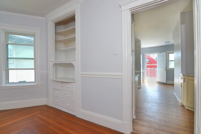 Building Photo - 42 Rosedale St