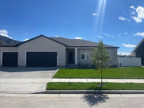Building Photo - 1360 E 1220 N
