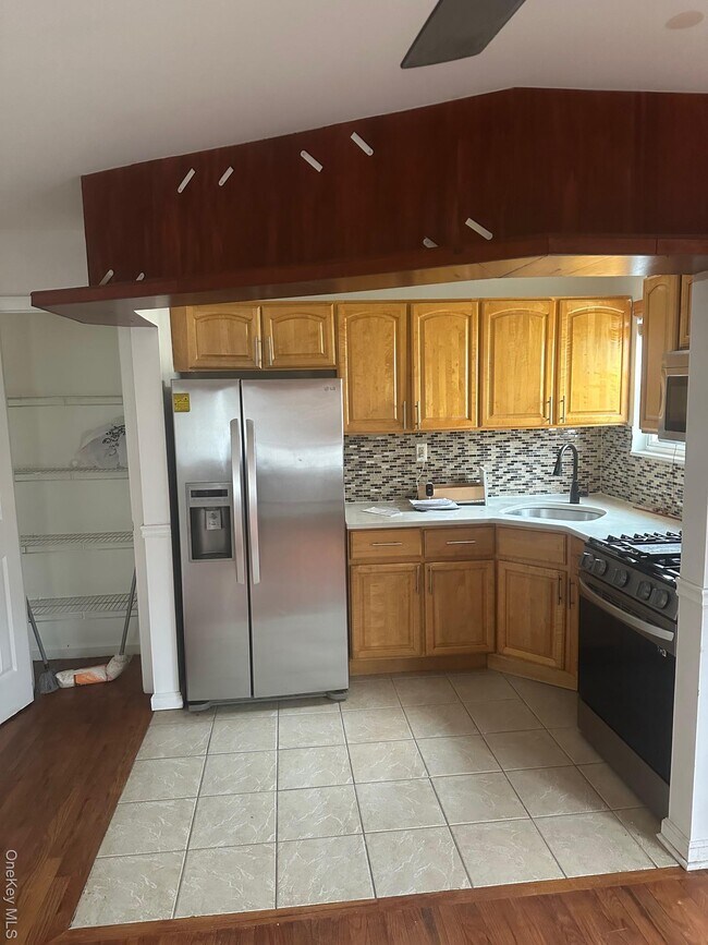 Building Photo - 131-04 140th St