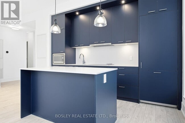 Building Photo - 115 Denison Ave