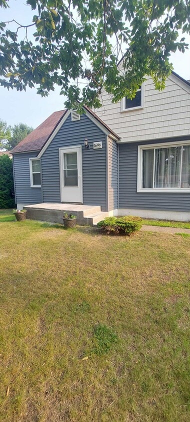 Foto principal - 1696 Hendrick Rd