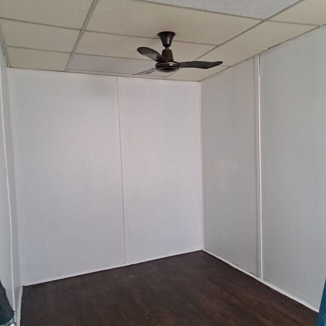 Building Photo - Two bedroom home in Port Richmond for rent