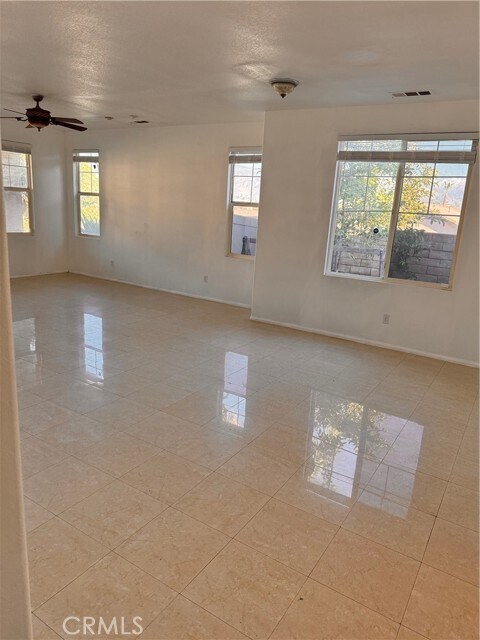 Foto del edificio - 1147 Glenwood Ct