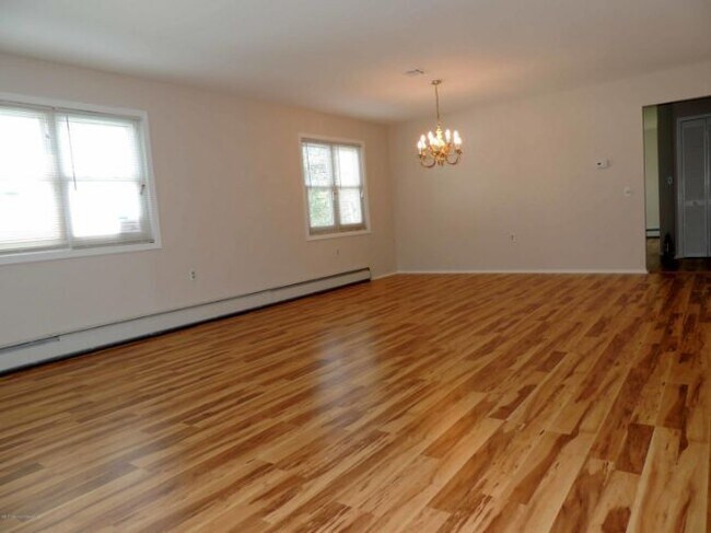 Building Photo - 151 Freeport Blvd