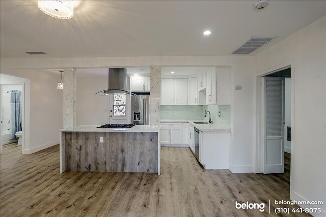 Foto del edificio - 8833 Paso Robles Ave