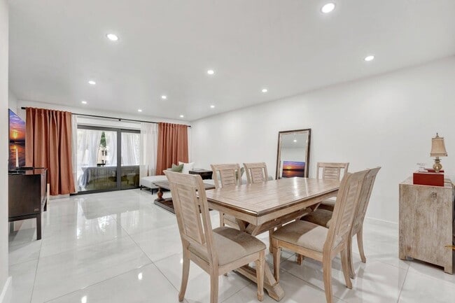 Photo - 138 S Cypress Rd Apartment