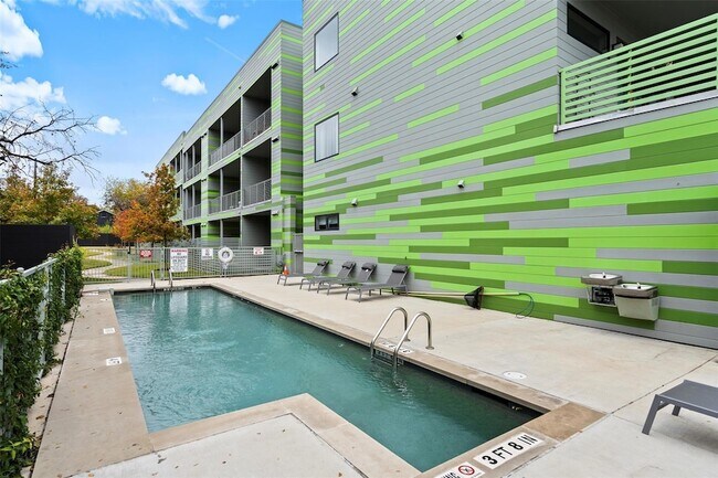 Foto del edificio - 4004 Banister Ln