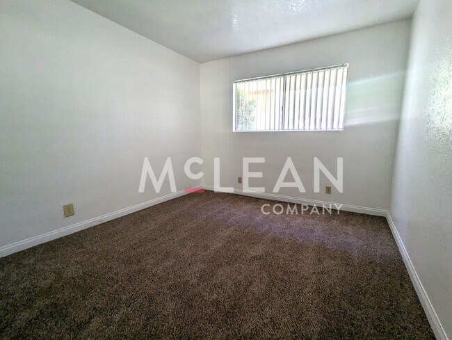 Foto del edificio - **Charming Unfurnished Condo in Palm Sprin...
