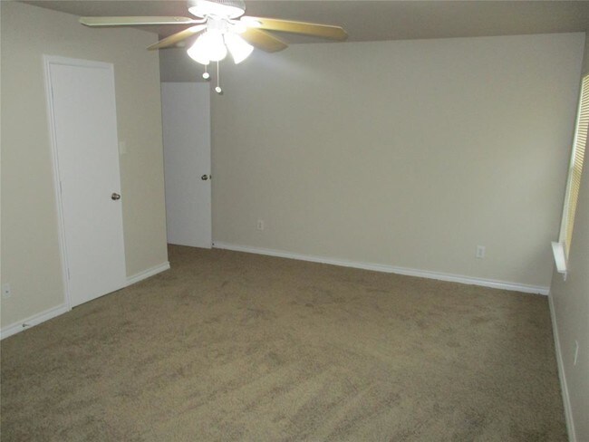 Building Photo - 6043 Harbor Glen Dr