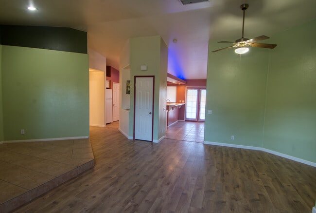 Building Photo - 72548 Sunnyvale Dr