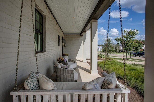 Building Photo - 5420 Huntly Dr