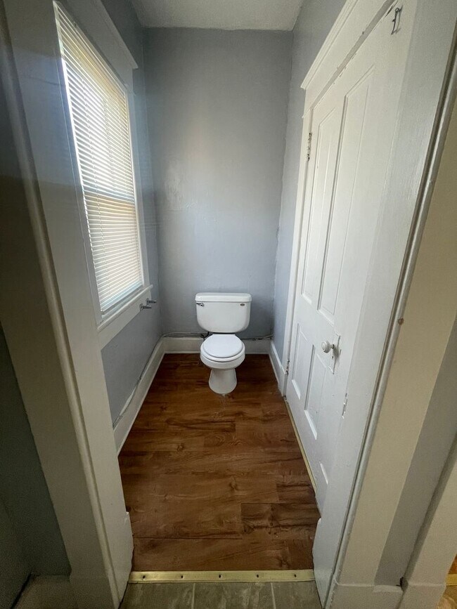 Foto del edificio - 114 N. Cherry St.