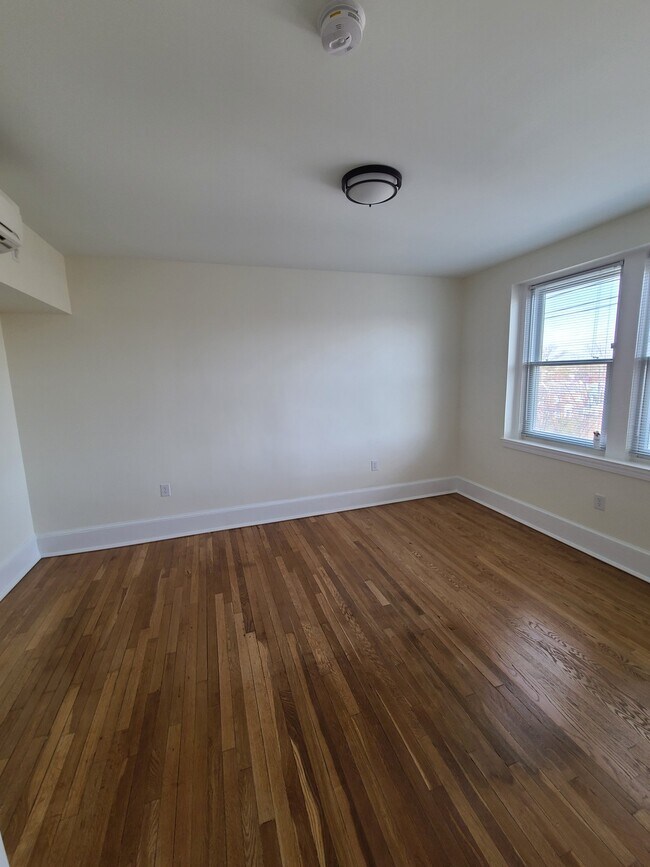 Foto del edificio - 5040 New Hampshire Ave NW