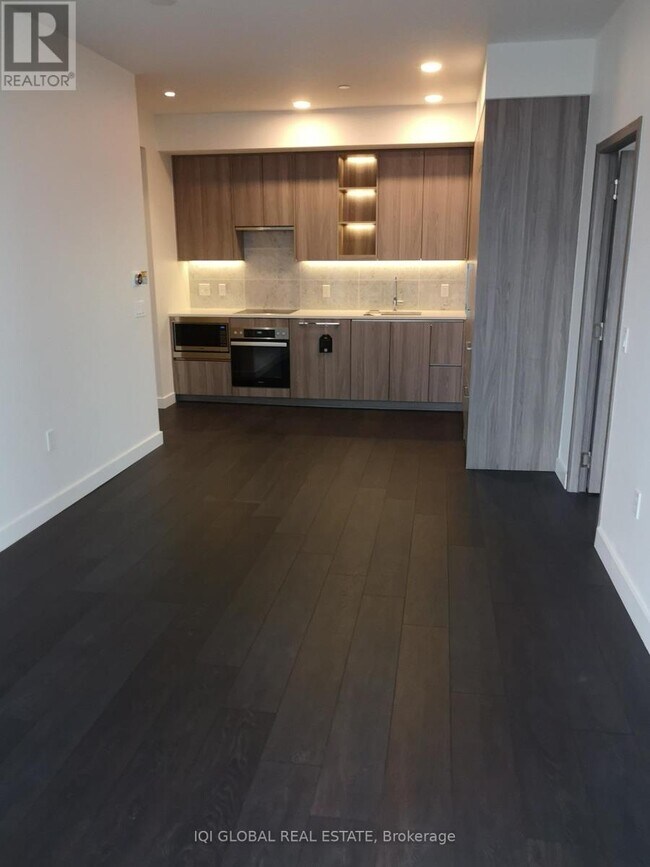 Building Photo - 95 McMahon Dr