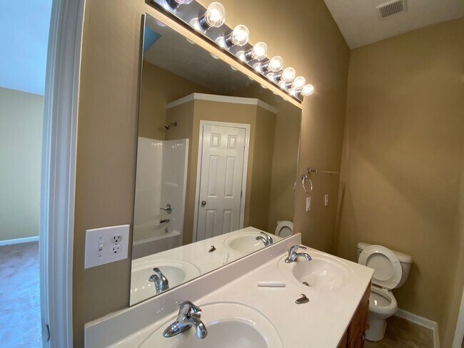 Foto del edificio - Open Plan with Split bedrooms