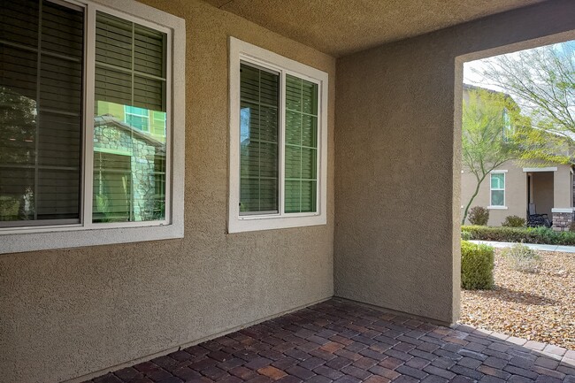 Foto del edificio - 3210 Brynley Ave