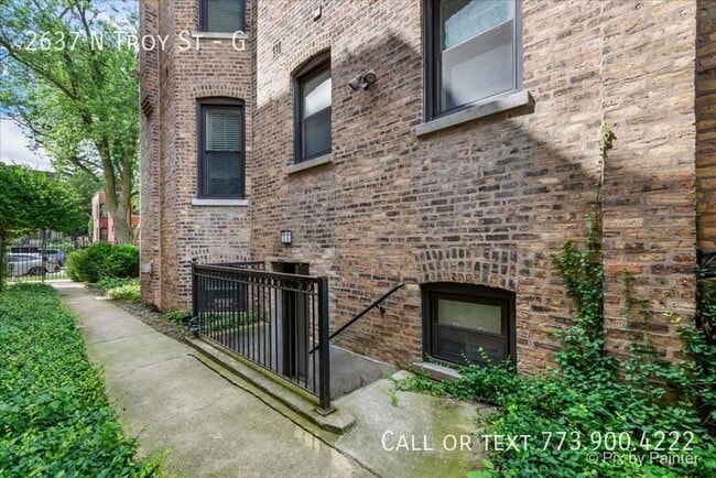 Building Photo - 2637 N Troy St