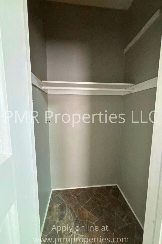Foto del edificio - 2 Bedrooms / 1 Bathroom House