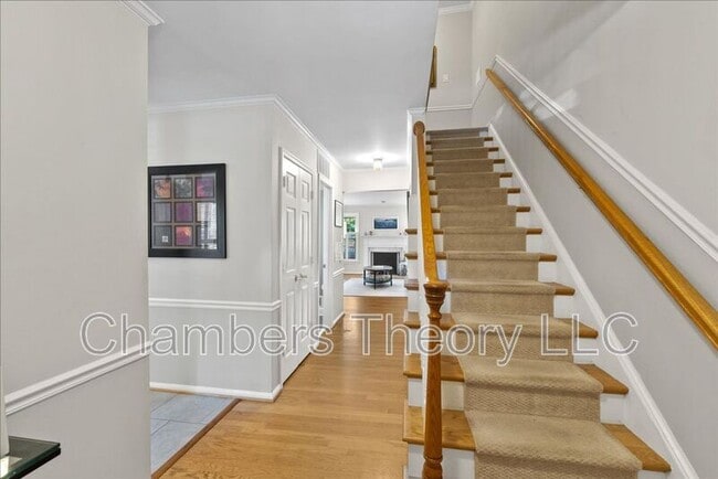 Building Photo - 7252 Greentree Rd