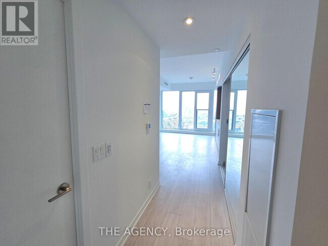 Photo du bâtiment - 55-3555 Mercer St