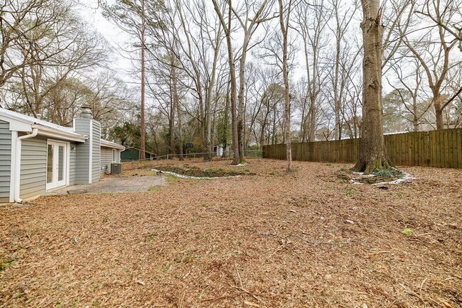 Building Photo - 137 Hight Dr