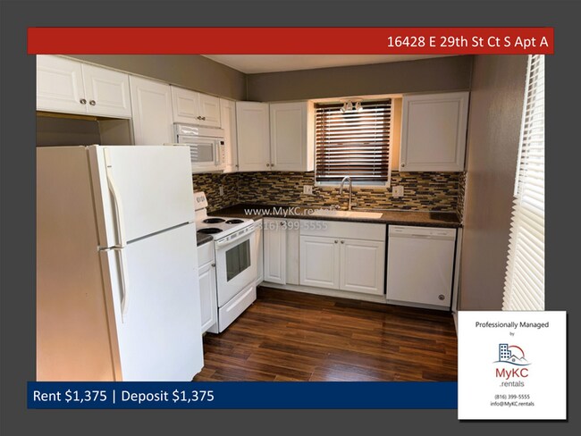 Building Photo - Spacious 2 Bed, 1.5 Bath Duplex - Recently...