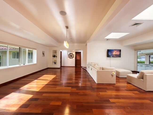 Building Photo - 238 Portlock Rd