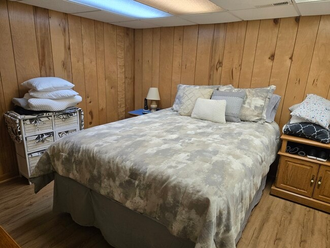Bedroom - 3339 Sanford Dr