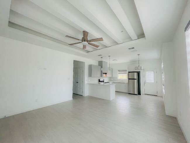 Foto del edificio - 1623 W Smt Dr
