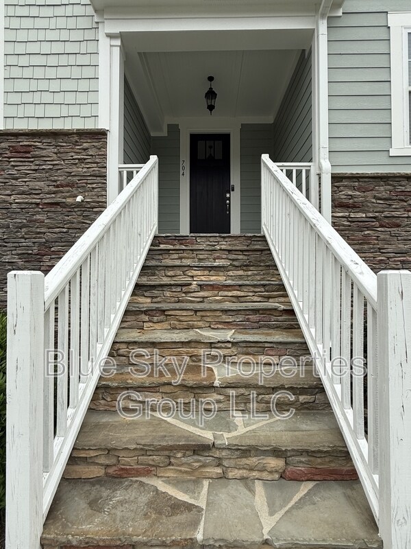 Building Photo - 704 Carraway Garden Dr
