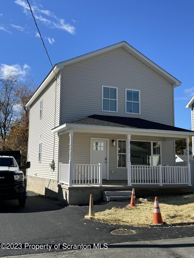 Foto principal - 1112 Howell St