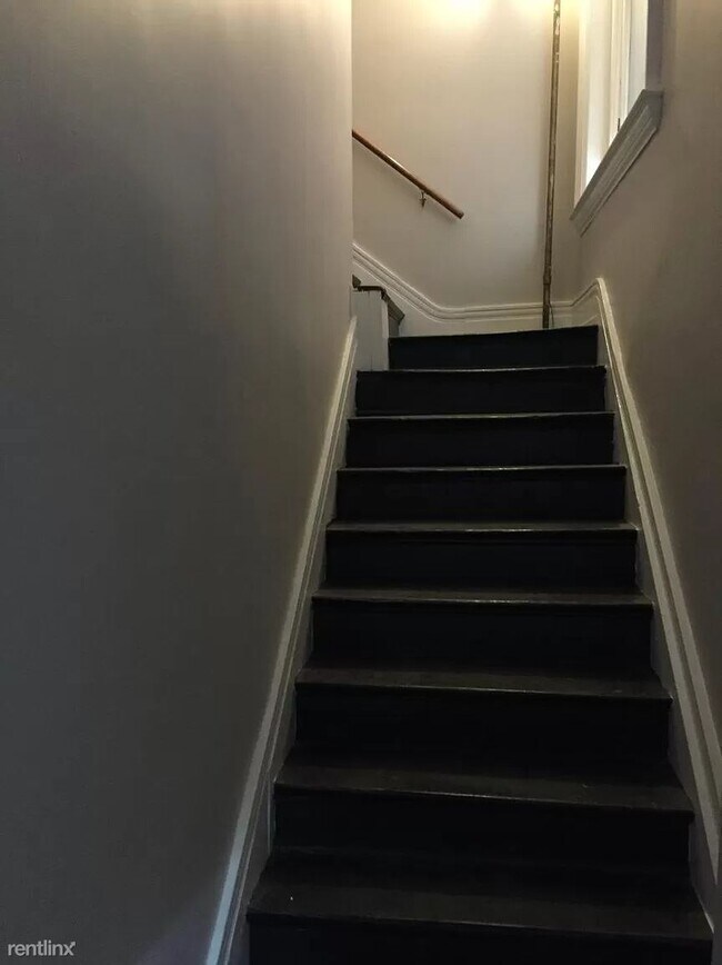 Foto del edificio - 2 br, 1 bath Triplex - 1426 South 1st Stre...