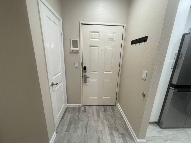 Building Photo - Spacious & bright 1 bedroom apartment in Anaheim!