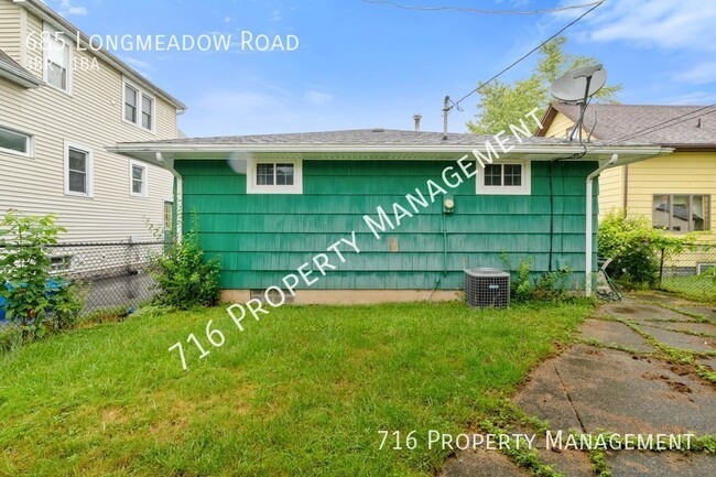 Building Photo - Quaint 3 Bedroom Home Available Now!
