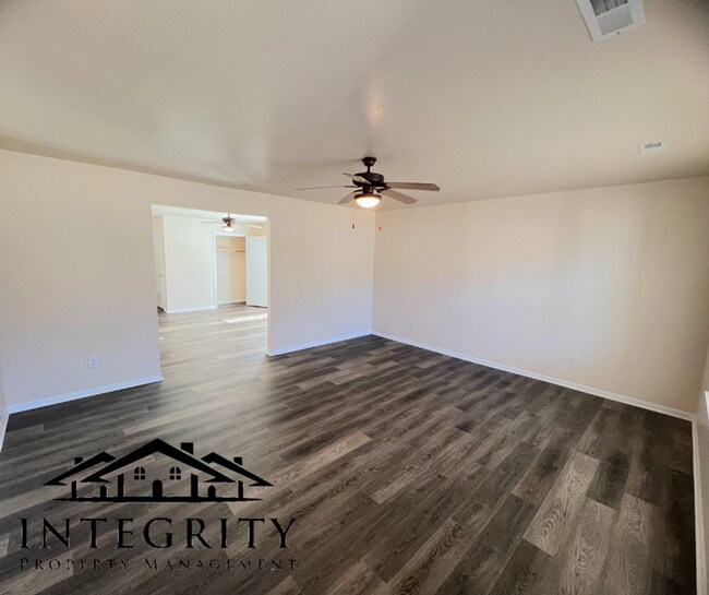 Building Photo - 22590B Hollow Oak Ln