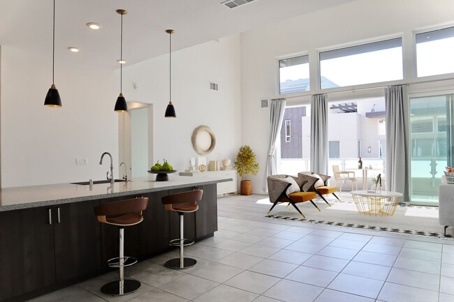 Building Photo - Gorgeous penthouse condo in South Fremont ...