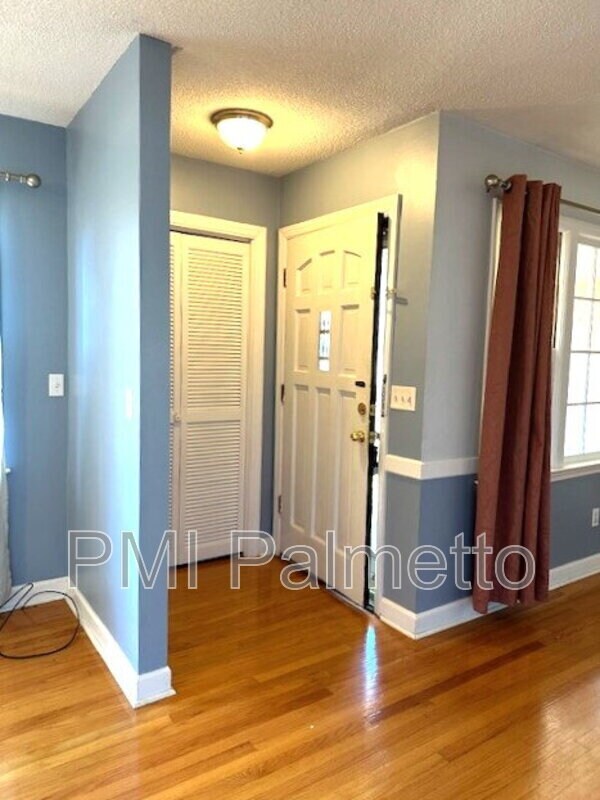 Foto del edificio - 626 Westover Rd