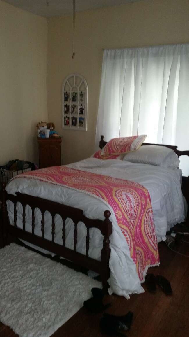 #A bedroom - 421 Woodland Ave