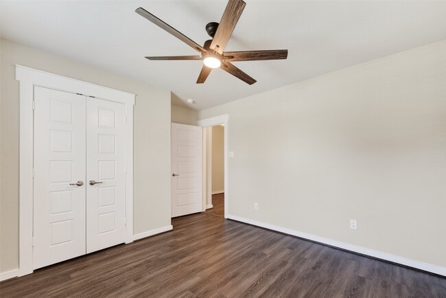 Building Photo - 12322 Sabine Point Dr