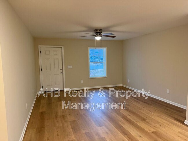 Building Photo - 511 Maryland Ave