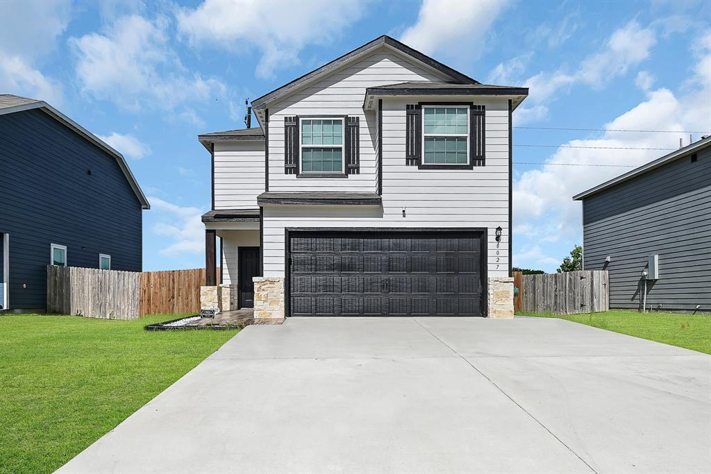 Foto principal - 8027 Crustacean Rd