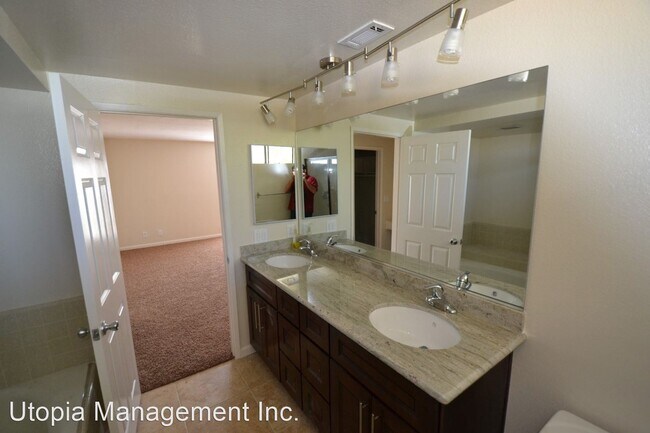 Foto del edificio - 2 br, 2 bath House - 2662 E. 20TH STREET #210