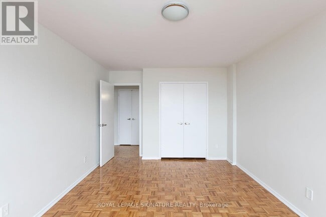 Photo du bâtiment - 6200 Bathurst St