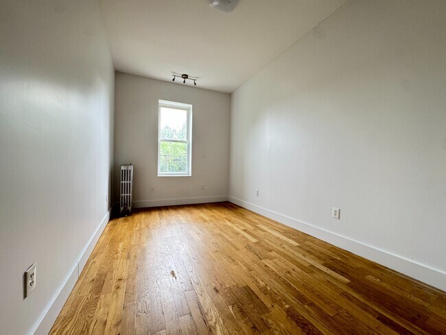 Foto del edificio - 286 19th St