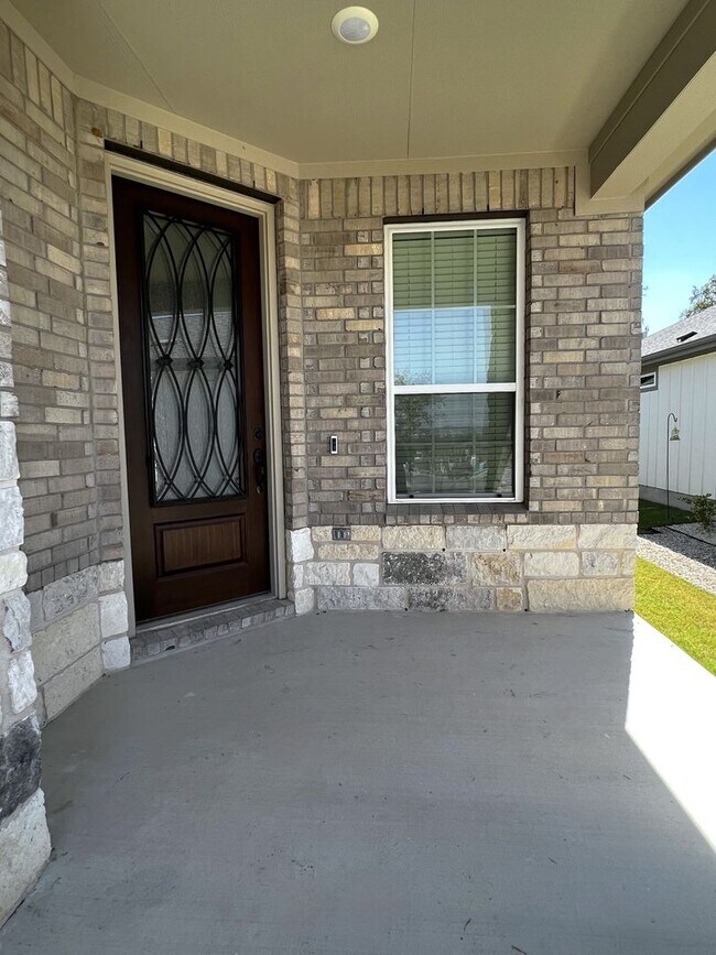 Foto del edificio - 700 Livewater Ln