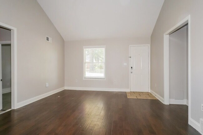 Foto del edificio - 732 Charter Oak Dr