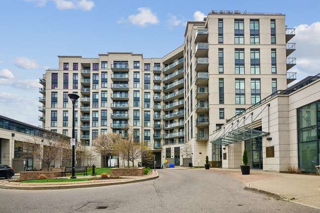 Photo du bâtiment - 24 Woodstream Blvd