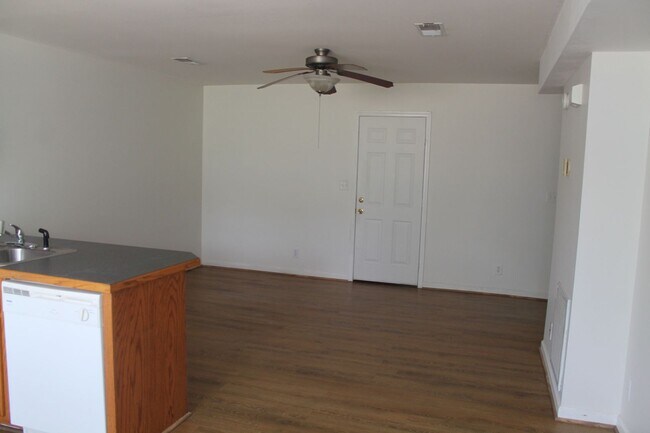 Building Photo - 255 Senator Dr