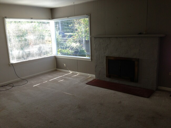 Foto del edificio - Great 3Bed/1.25 bath in Sweet Location!!