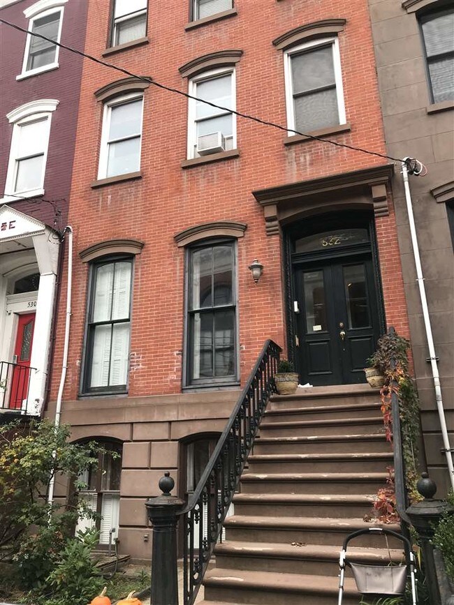 532 Hudson St Unit 3, Hoboken, NJ 07030 Condo for Rent in Hoboken, NJ